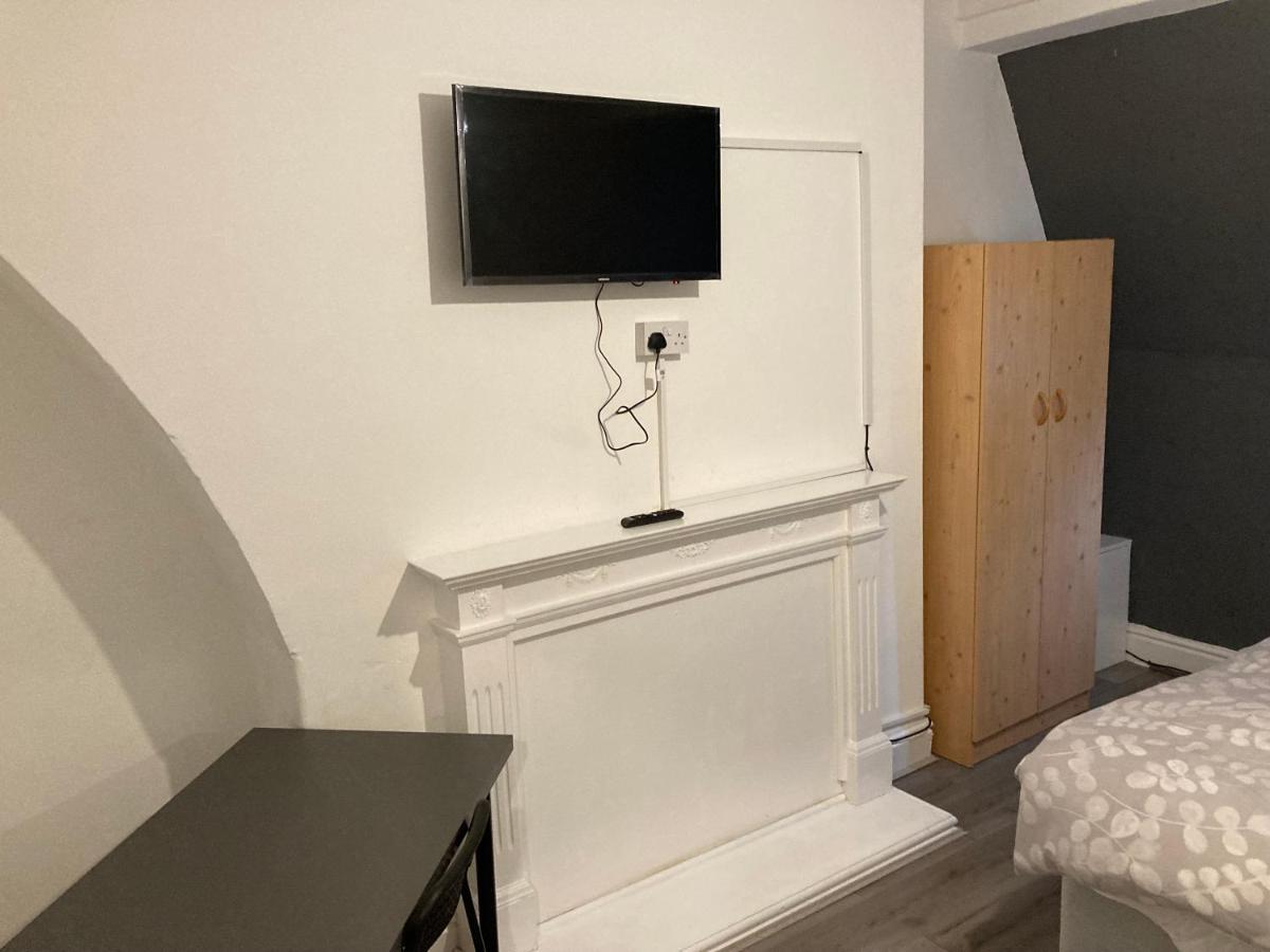 Chosen Rocky Lane Private Rooms Liverpool Exterior foto