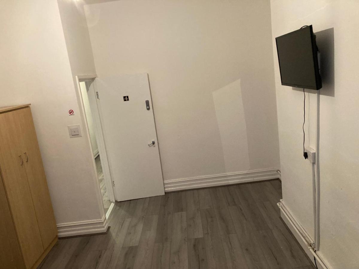 Chosen Rocky Lane Private Rooms Liverpool Exterior foto