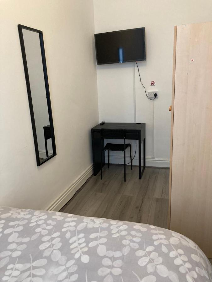 Chosen Rocky Lane Private Rooms Liverpool Exterior foto