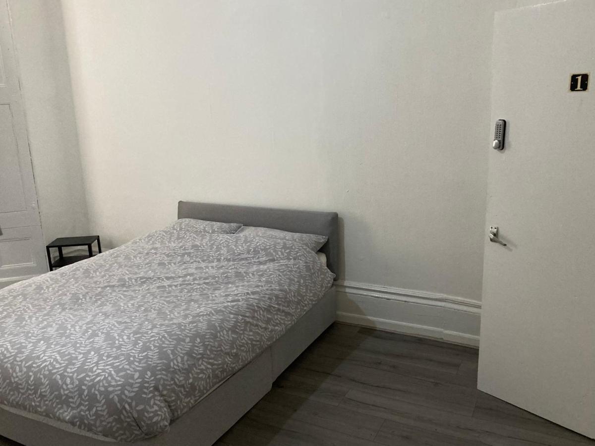 Chosen Rocky Lane Private Rooms Liverpool Exterior foto
